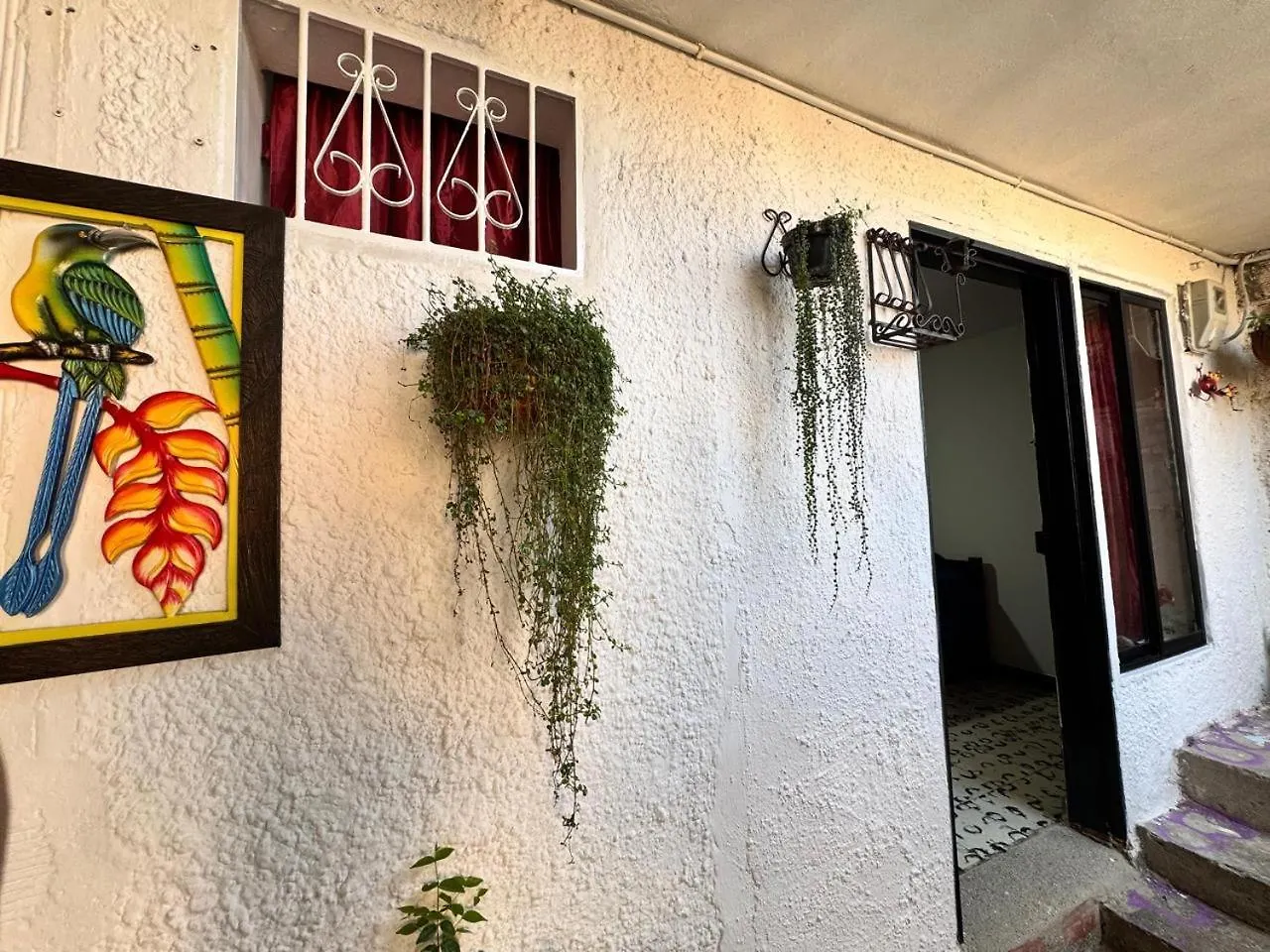 Aparta Estudio Comuna Trece Medellín