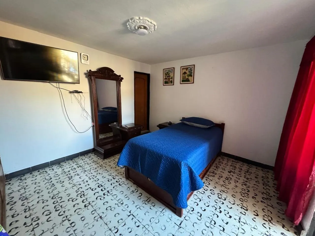 Aparta Estudio Comuna Trece Medellín Colombia